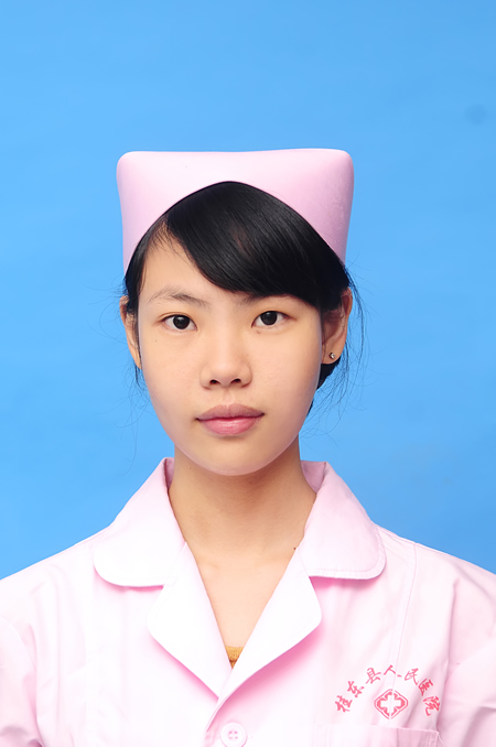 钟欣雅  护士